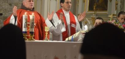 Balázs-áldás a csíksomlyói kegytemplomban Balázs-áldás a csíksomlyói kegytemplomban