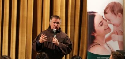 Böjte Csaba és a vásárhelyi anyák 