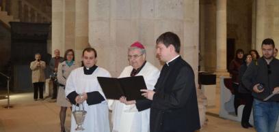 Karnyújtásnyira az élő történelem 