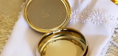 „… hallgasd meg az idegent is, aki nem tartozik népedhez!” 