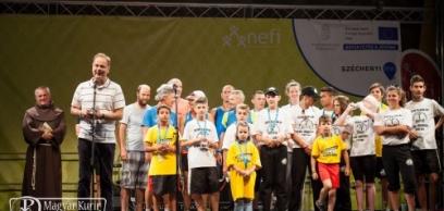 Célba értek az adománygyűjtő futás résztvevői – 5 nap, 500 kilométer, 5 millió forint