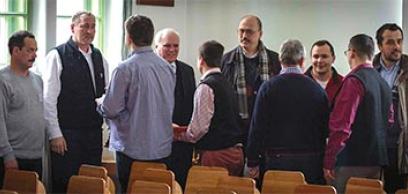 Hit, hivatás és hivatal között