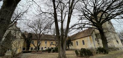 Curând vor începe lucrările de restaurare la ansamblul bisericii și mănăstirii romano-catolice din Vințu de Jos Curând vor începe lucrările de restaurare la ansamblul bisericii și mănăstirii romano-catolice din Vințu de Jos
