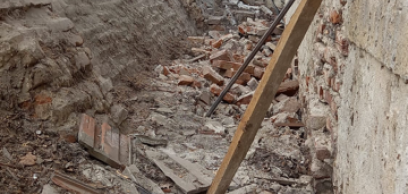 Au început lucrările de restaurare la ansamblul bisericii și mănăstirii romano-catolice din Vințu de Jos Au început lucrările de restaurare la ansamblul bisericii și mănăstirii romano-catolice din Vințu de Jos