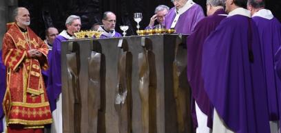 La Paris s-a celebrat o Sfântă Liturghie în memoria victimelor terorismului La Paris s-a celebrat o Sfântă Liturghie în memoria victimelor terorismului
