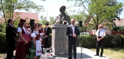 Szobor a fejedelem foglyának  Szobor a fejedelem foglyának