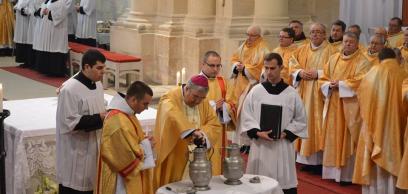 Krizmaszentelési szentmise a gyulafehérvári székesegyházban
