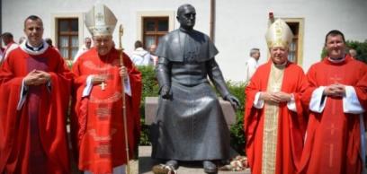 Papszentelés Gyulafehérváron