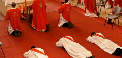 Alakítsd életedet az Úr keresztjének titka szerint! Alakítsd életedet az Úr keresztjének titka szerint!