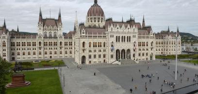 „Ó, Szent István, dicsértessél” *