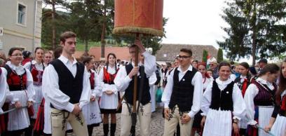 A közös imában összekapaszkodva „nyeregben érezzük magunkat”