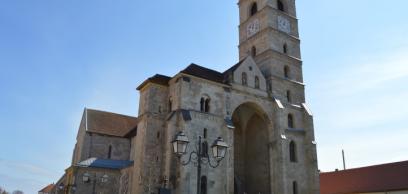 Poziția oficială al Arhiepiscopiei Romano-Catolice de Alba Iulia cu privire la invitația făcută Sfântului Părinte Papa Francisc Poziția oficială al Arhiepiscopiei Romano-Catolice de Alba Iulia cu privire la invitația făcută Sfântului Părinte Papa Francisc