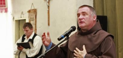 Csaba testvér: minden generáció tudjon egymás mellé ülni!  Csaba testvér: minden generáció tudjon egymás mellé ülni!