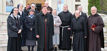 Az új bor új tömlőbe való...