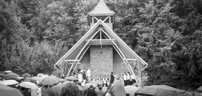 „Ott fenn a hegyen van az a hely…”