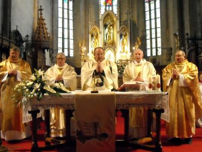 Hálaadás a papság kegyelmeiért