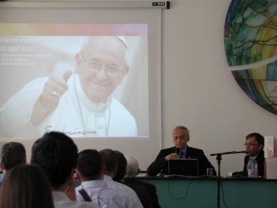 A világot gyógyítani kell