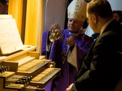 Orgona, Isten dicsőségére 